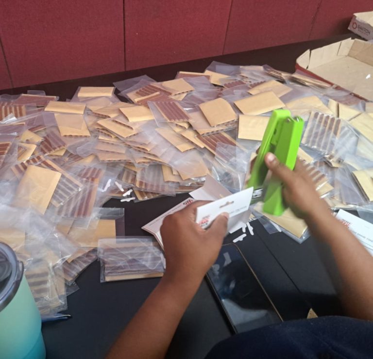 2 Validtrade Stapling Name Tags Size 1 768x740