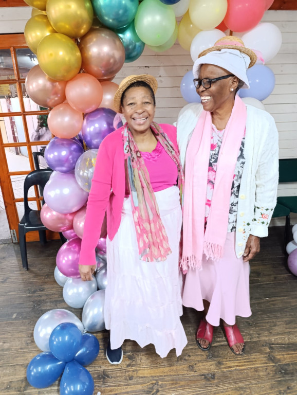 4 Lipalesa Mahome And Priscilla Ramonnye Size